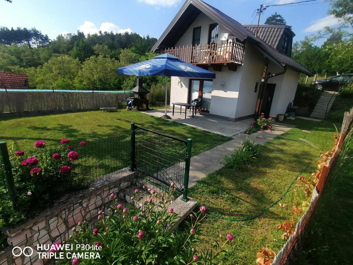 Asja Guest House Lukavac Exterior photo